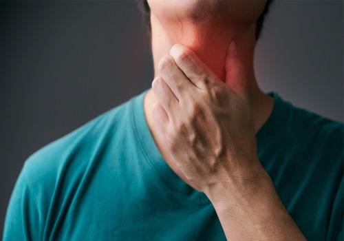 travelpharm healthguide sorethroats symptoms causes treatments header